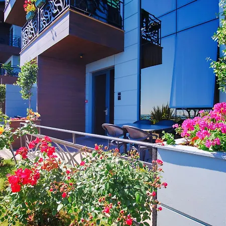 Peerless Hotel