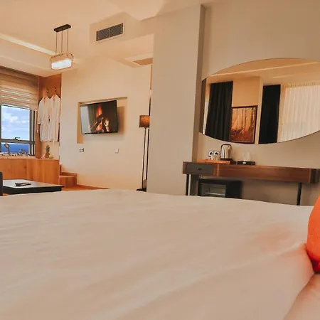 بيرليس فيلاز 3*