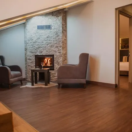 Peerless Hotel