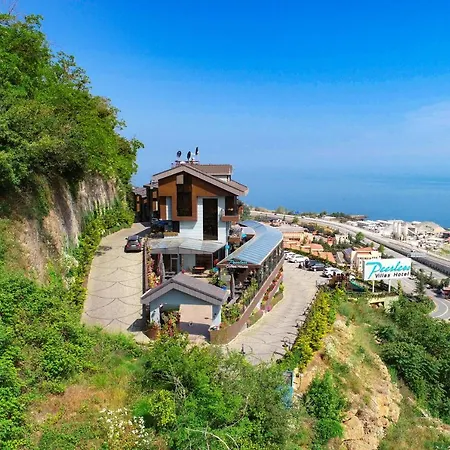 فندق بيرليس فيلاز 3*