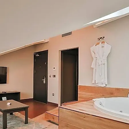 Peerless Hotel 3*