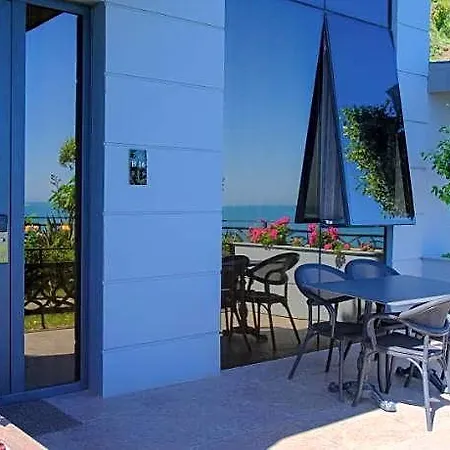 Peerless Hotel 3*