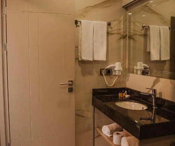 فندق بيرليس فيلاز 3*