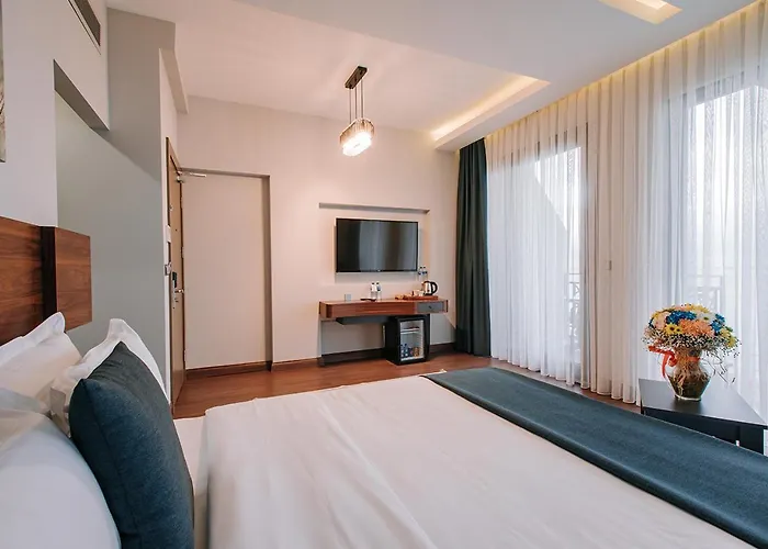 بيرليس فيلاز 3*